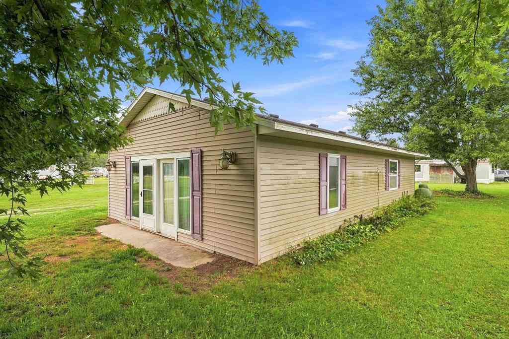 Homes For Sale - 3305 N 3 1/2 Road <br/> Mesick, MI 49668
