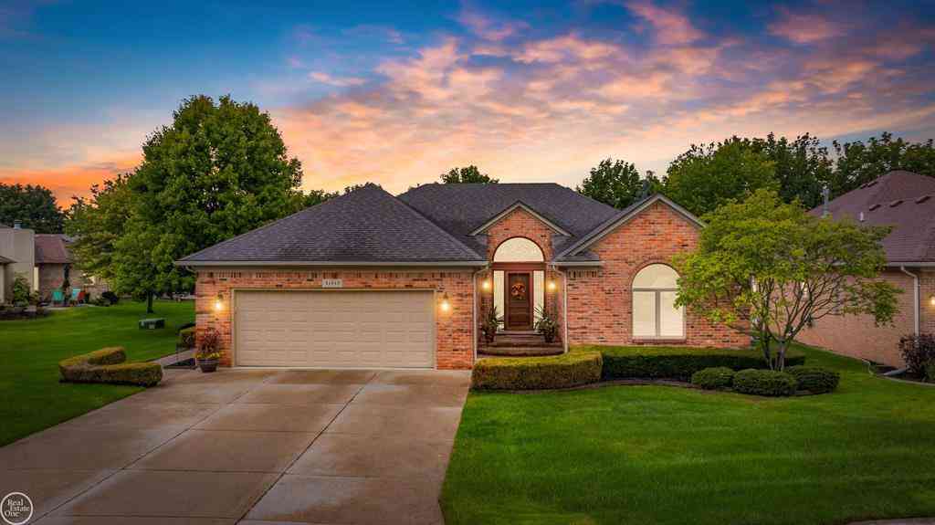 Condo For Sale - 41813 Fairmouth Park Drive <br/> Clinton Township, MI 48038