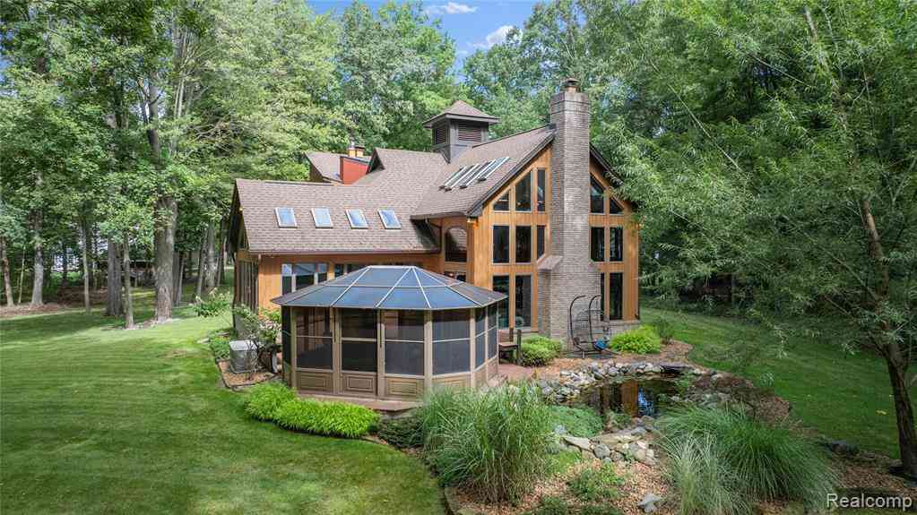 Homes For Sale - 8931 Bridge Road <br/> Grosse Ile, MI 48138