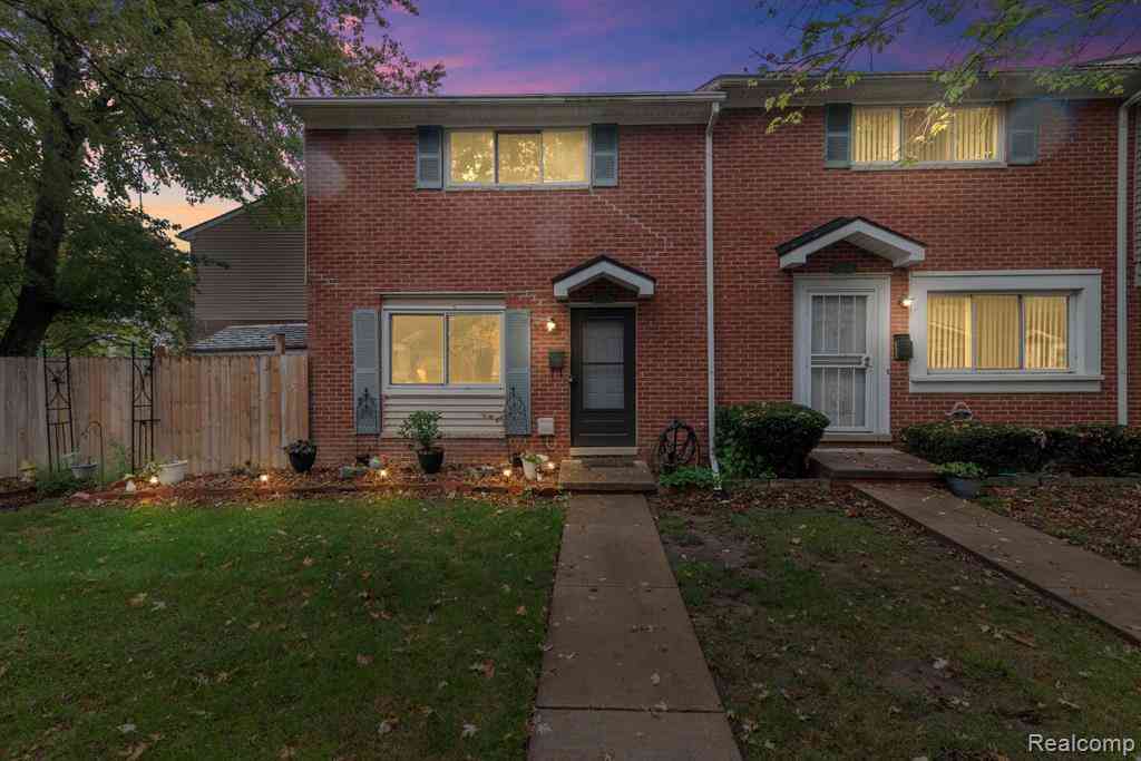 Condo For Sale - 25794 Cambridge Court <br/> Roseville, MI 48066