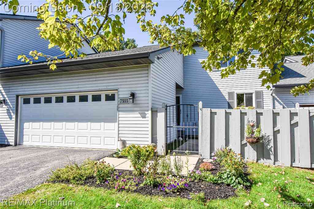Condo For Sale - 7555 Radcliffe  <br/> Brighton, MI 48114