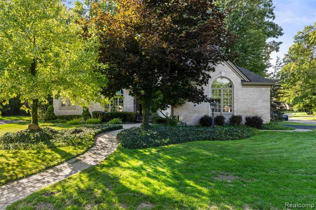 Homes For Rent - 40292 Woodside Drive N N<br/> Northville, MI 48168