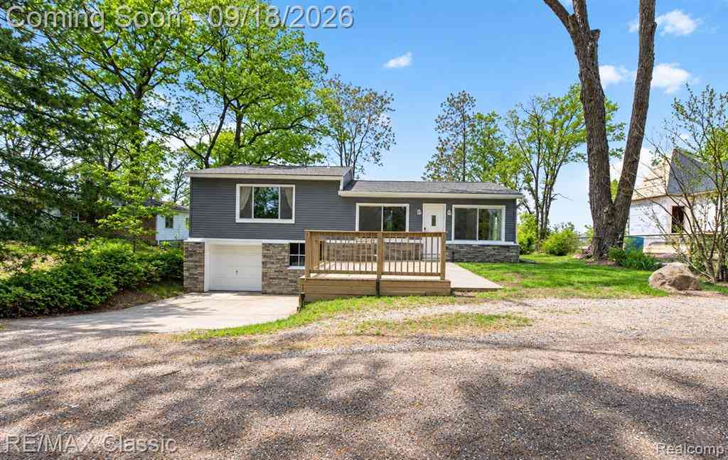 Homes For Sale - 3980 Ben Hur Drive <br/> Brighton, MI 48114