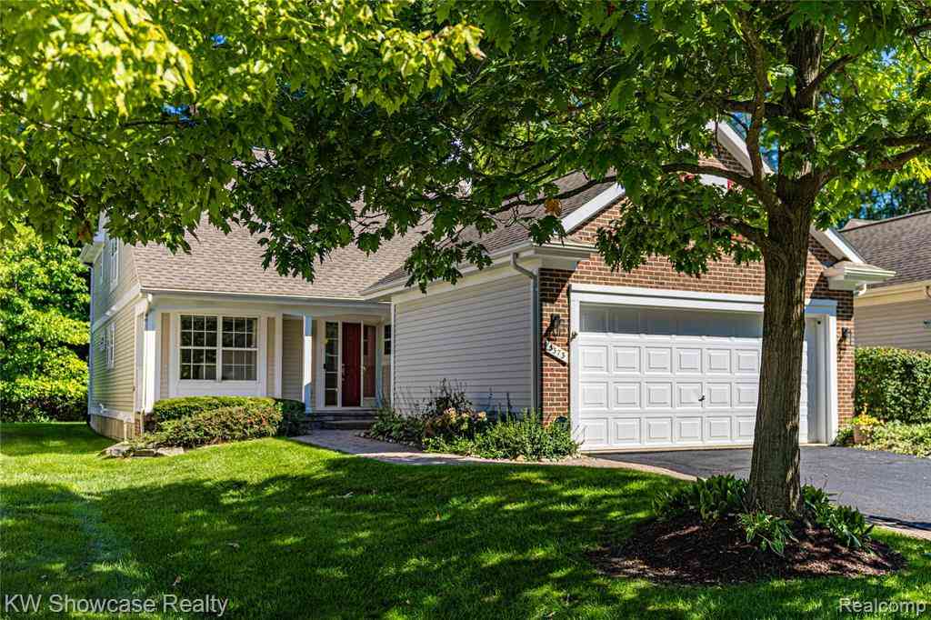 Condo For Sale - 5373 Forest Ridge Drive <br/> Clarkston, MI 48346