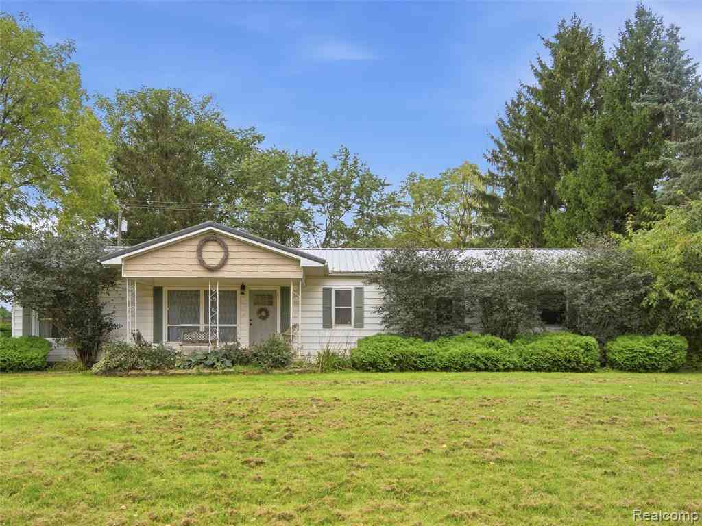 Homes For Sale - 5370 Hollow Corners Road <br/> Lapeer County, Dryden, MI 48428