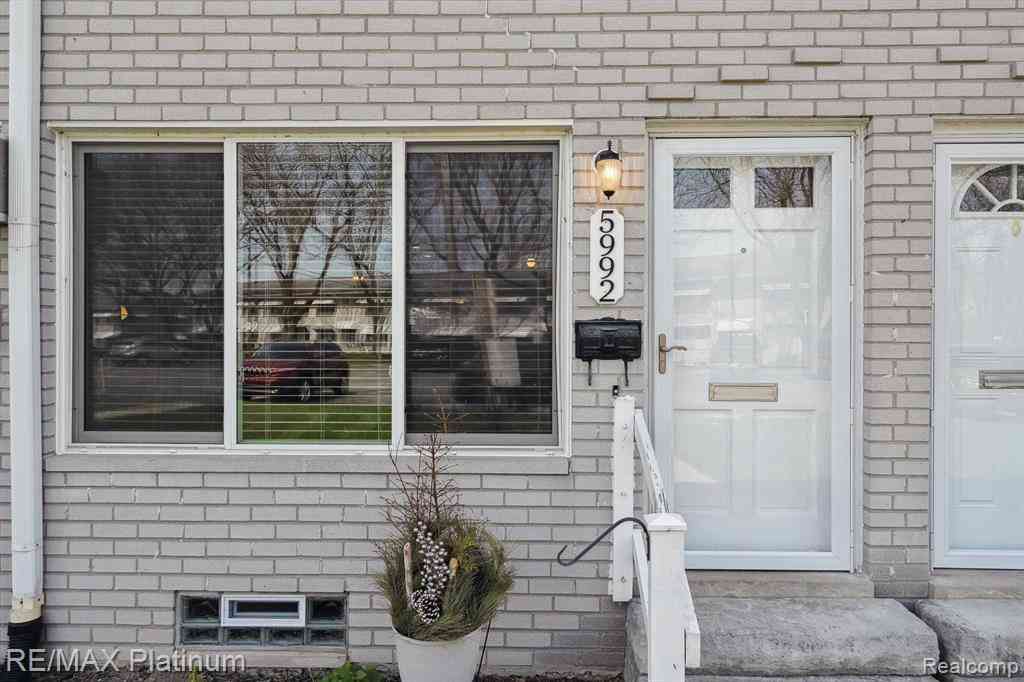 Condo For Sale - 5992 Alan Drive  #22<br/> Brighton, MI 48116