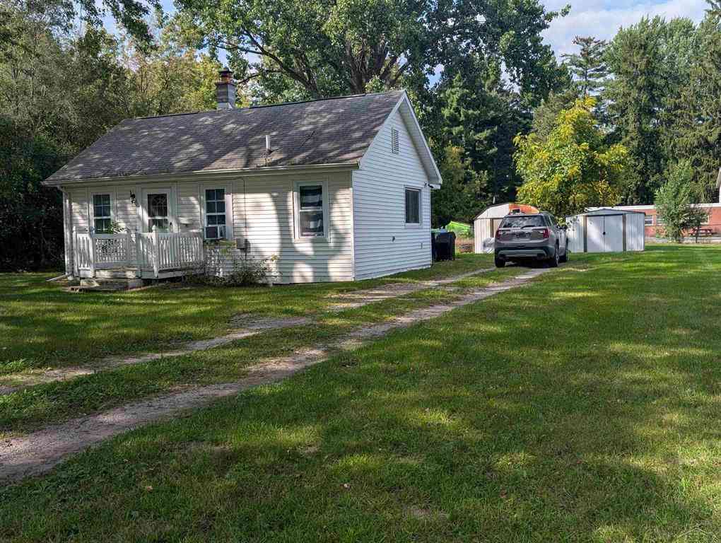 Homes For Sale - 1570 Schust Road <br/> Saginaw, MI 48604