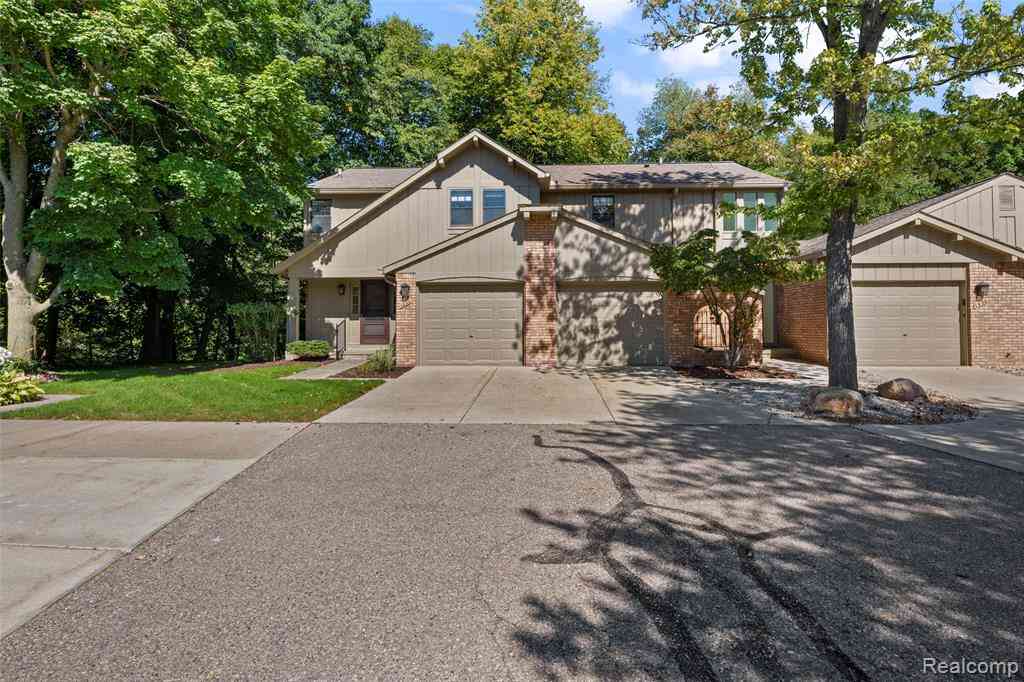 Condo For Sale - 1830 Streamedge Court <br/> Rochester, MI 48309