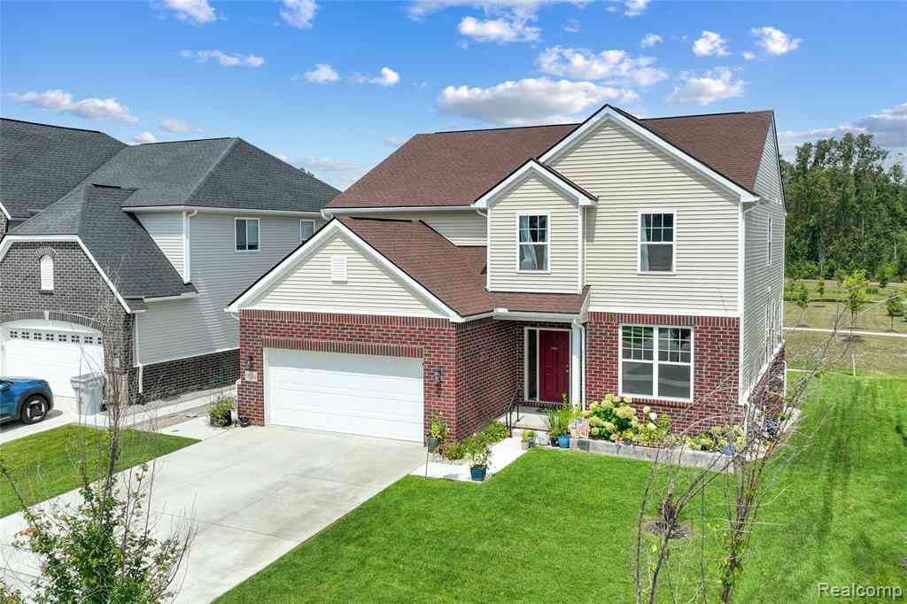 Homes For Sale - 58714 Sella Drive <br/> South Lyon, MI 48178