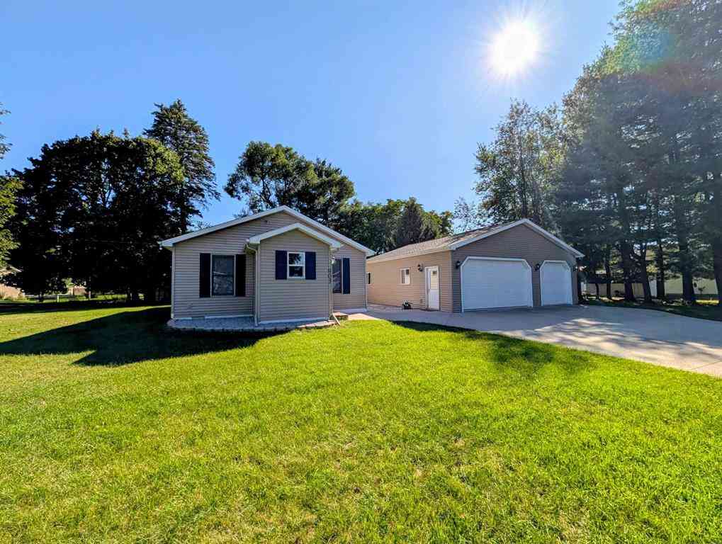 Homes For Sale - 903 W Deer Road <br/> Gladwin, MI 48624