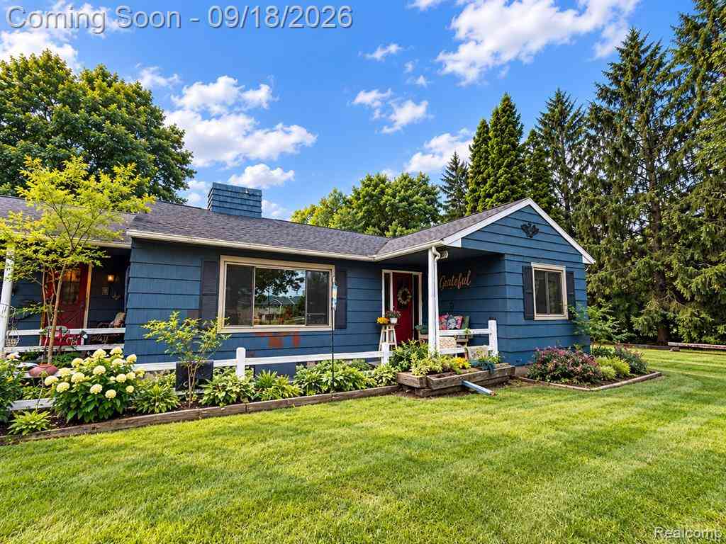 Homes For Sale - 717 E Parkdale Avenue <br/> Manistee, MI 49660