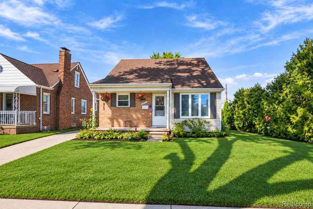 Homes For Sale - 2221 N Highland Street <br/> Dearborn, MI 48128