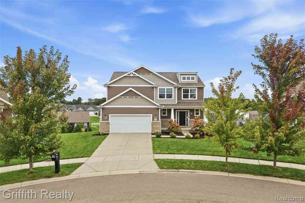 Homes For Sale - 1495 Douglas Fir Court <br/> Livingston County, Howell, MI 48843