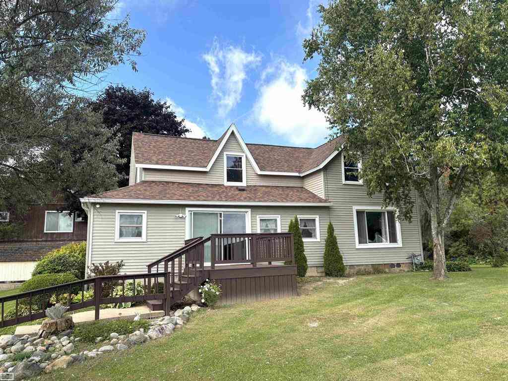 Homes For Sale - 3683 Lake Pleasant Road <br/> Lapeer County, North Branch, MI 48461