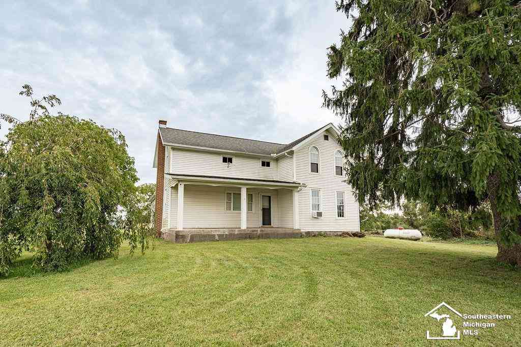 Homes For Sale - 5703 Carson Highway <br/> Adrian, MI 46001