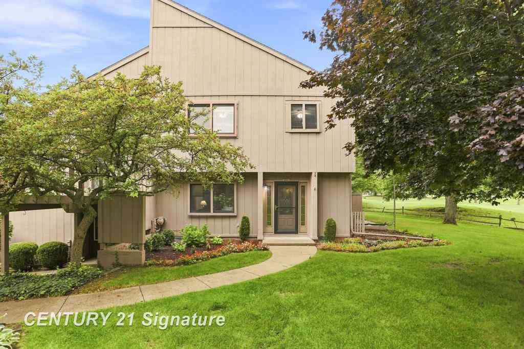 Condo For Sale - 2357 Bay Woods Court <br/> Bay City, MI 48706