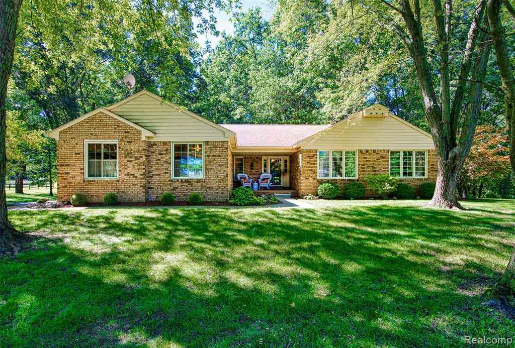 Homes For Sale - 6209 Raddatz Road <br/> Livingston County, Fowlerville, MI 48836