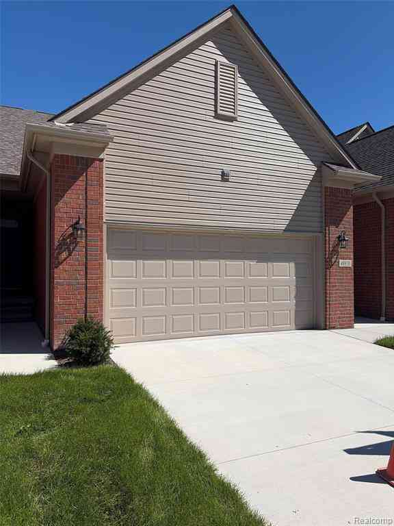 Condo For Sale - 48810 Birmingham Drive  #36<br/> Chesterfield, MI 48047