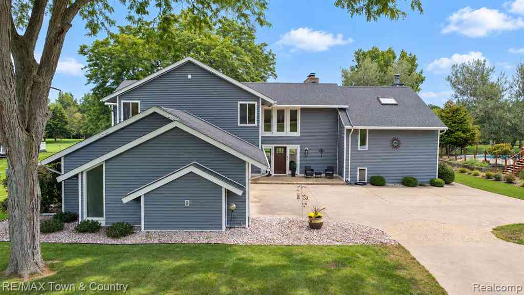 Homes For Sale - 7492 River Road <br/> Flushing, MI 48433