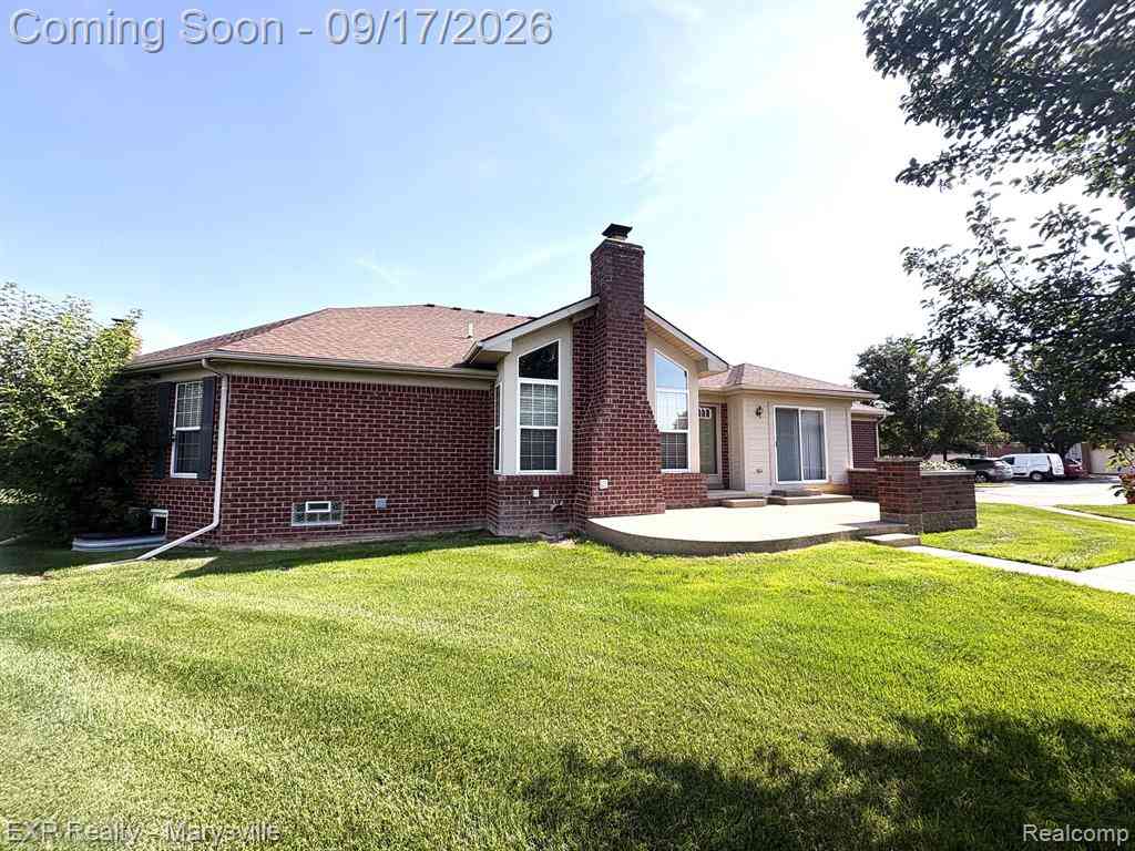 Condo For Sale - 30567 Beatrice Court <br/> Chesterfield, MI 48051