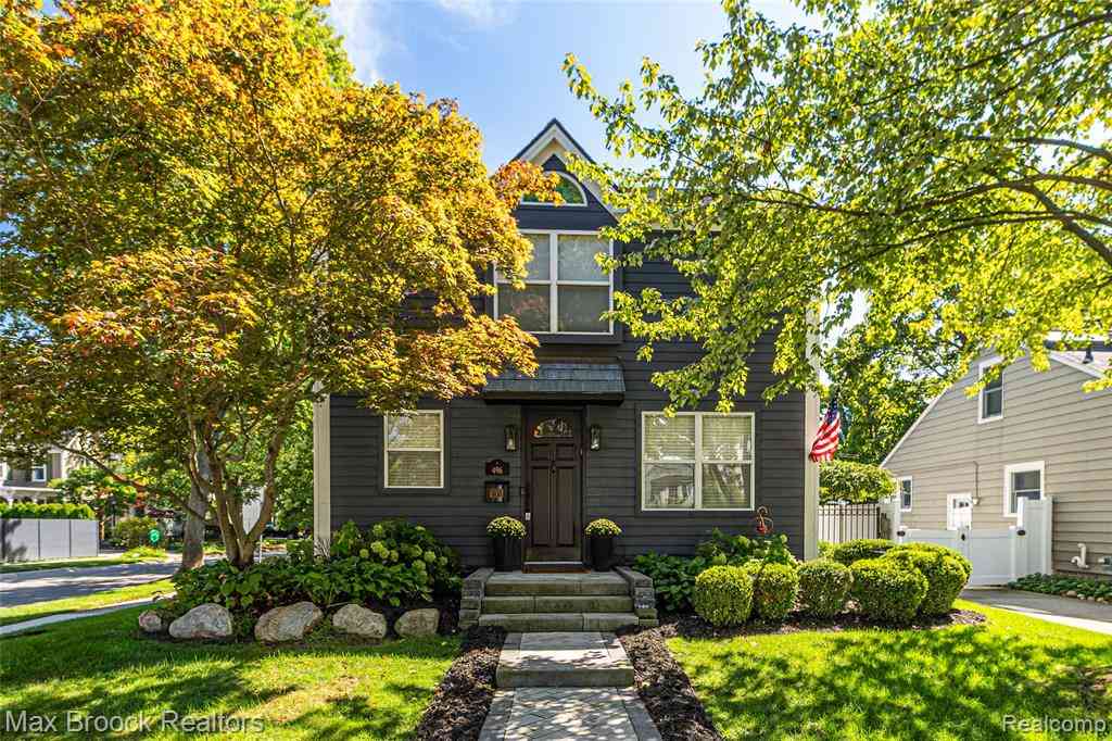 Homes For Sale - 496 George Street <br/> Birmingham, MI 48009