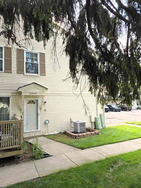 Condo For Sale - 33688 Bayview Drive <br/> Chesterfield, MI 48047