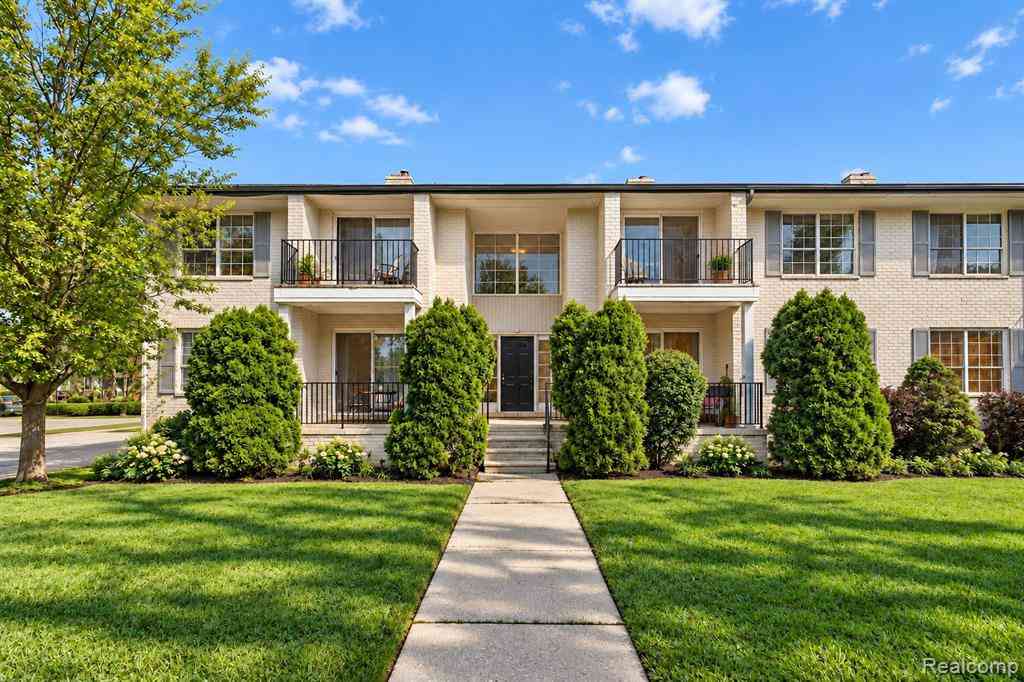 Condo For Rent - 1975 Axtell Drive <br/> Troy, MI 48084
