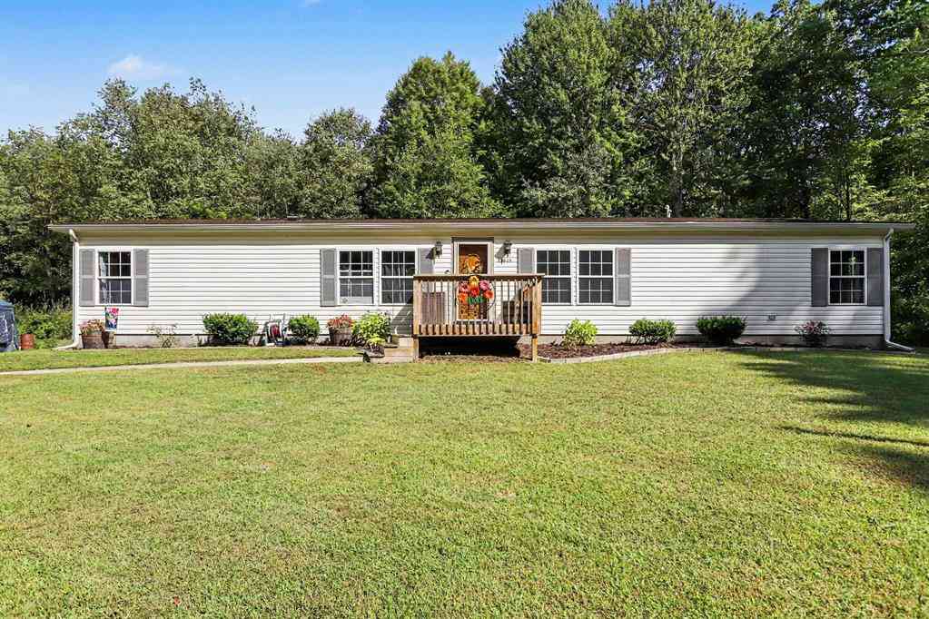 Homes For Sale - 42825 32nd Street <br/> Paw Paw, MI 49079