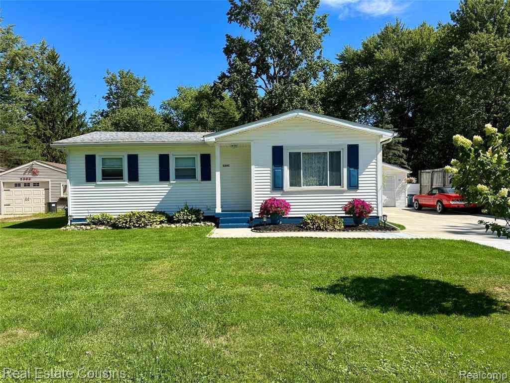 Homes For Sale - 2391 Cheryl Ann Drive <br/> Burton, MI 48519