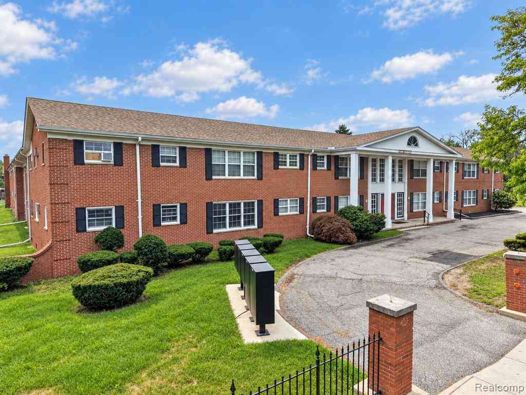 Condo For Sale - 25301 Five Mile Rd   #109<br/> Redford, MI 48239
