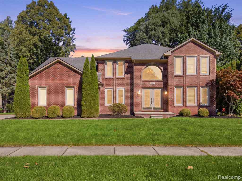 Homes For Rent - 8967 Orchard Drive <br/> Macomb County, Shelby Twp, MI 48317