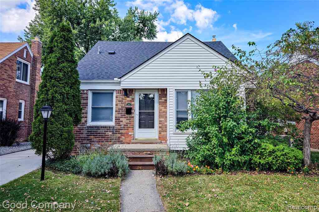 Homes For Rent - 1917 E Hudson Avenue <br/> Royal Oak, MI 48067