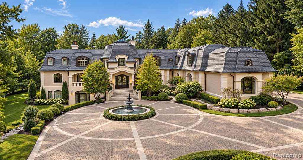 Homes For Sale - 6250 Walnut Lake Road <br/> West Bloomfield, MI 48323