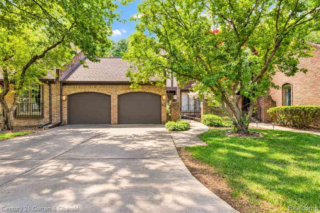Condo For Sale - 13 Timberlane Court <br/> Dearborn, MI 48126