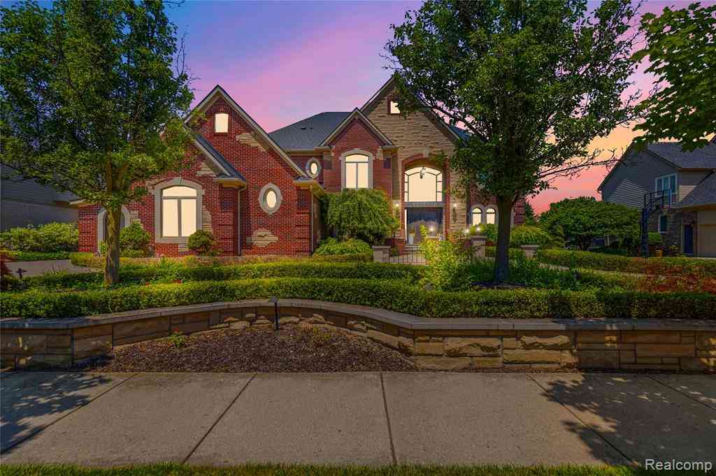 Homes For Sale - 48554 Stoneridge Drive <br/> Northville, MI 48168