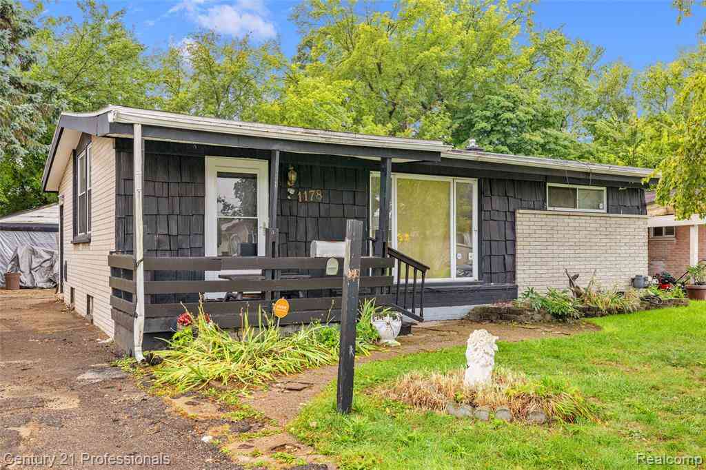Homes For Sale - 1178 Dudley Avenue <br/> Pontiac, MI 48342