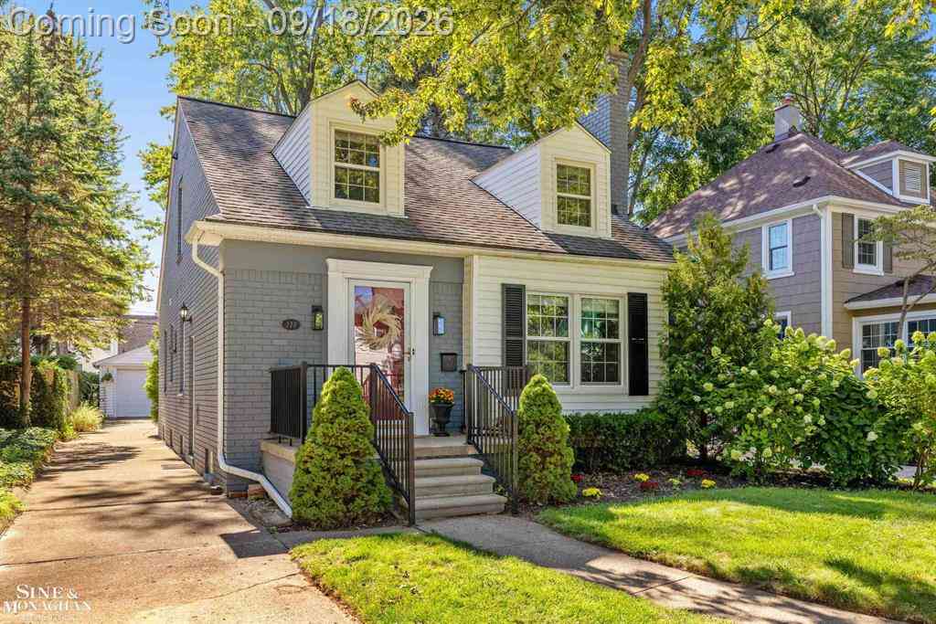 Homes For Sale - 277 Ridgemont Road <br/> Grosse Pointe Farms, MI 48236