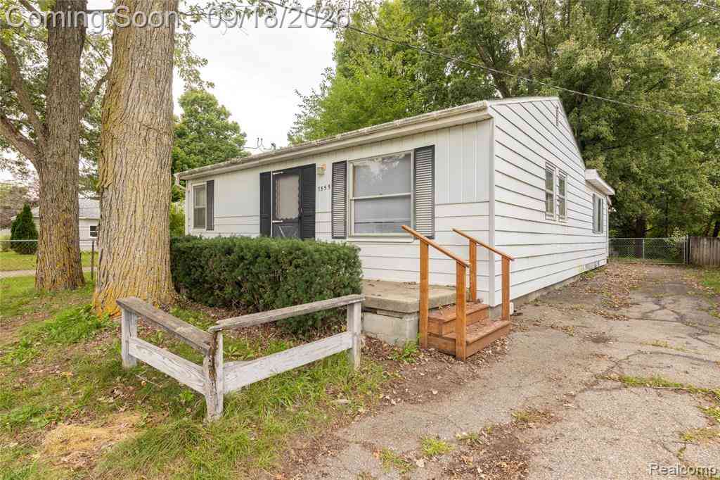 Homes For Sale - 7555 Ore Lake Road <br/> Livingston County, Brighton, MI 48116