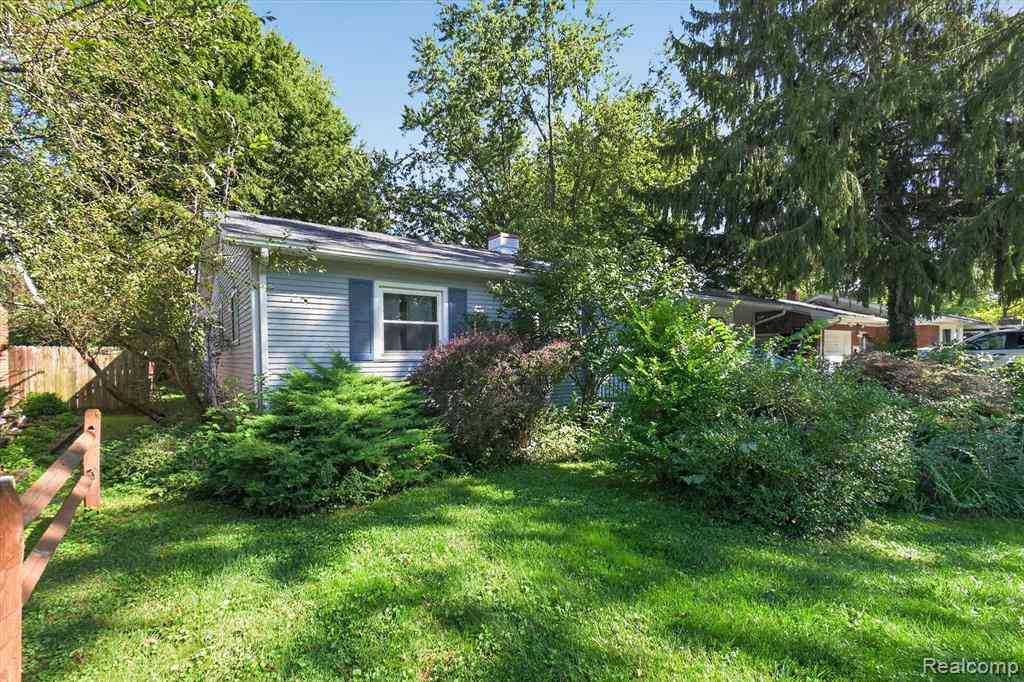 Homes For Sale - 12550 Maxwell Road <br/> Carleton, MI 48117