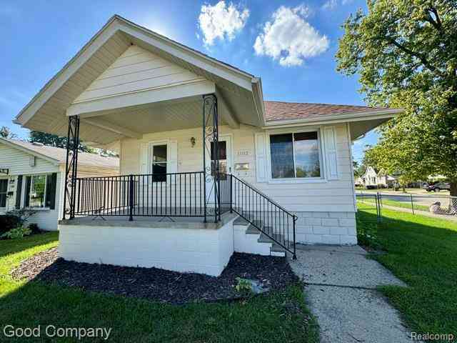 Homes For Sale - 1102 S Wilson Avenue <br/> Royal Oak, MI 48067