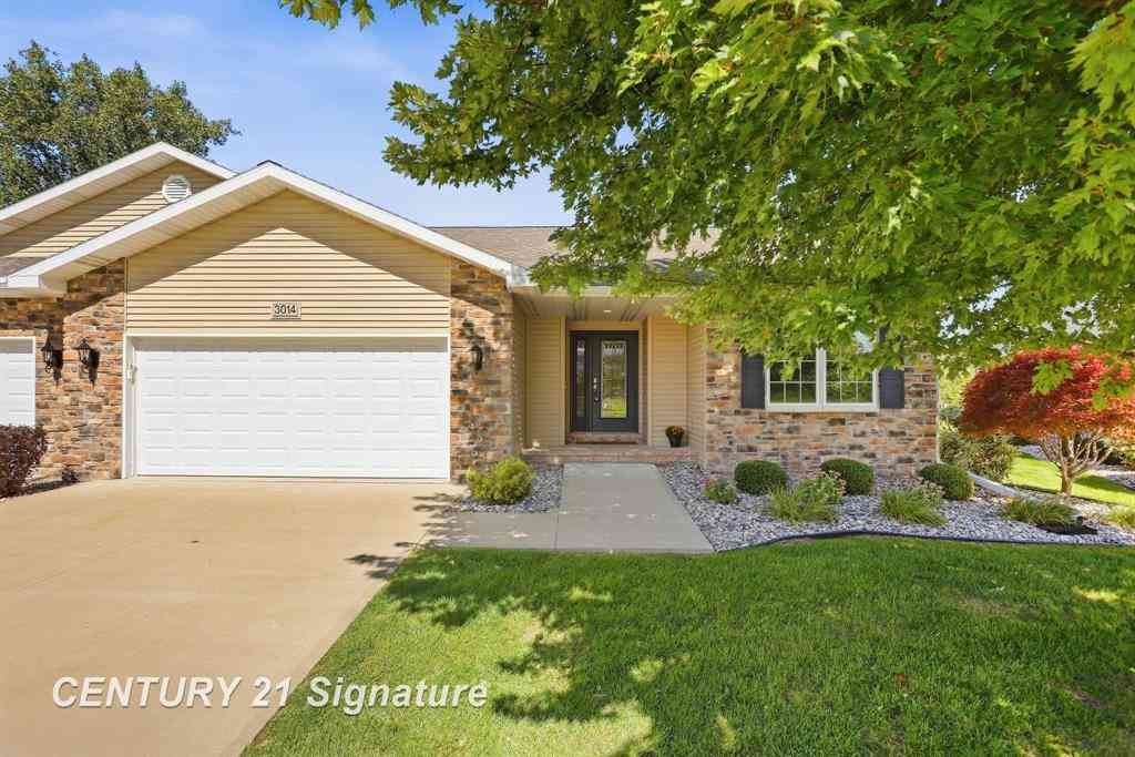 Condo For Sale - 3014 Mackinaw Meadows Drive <br/> Saginaw, MI 48603