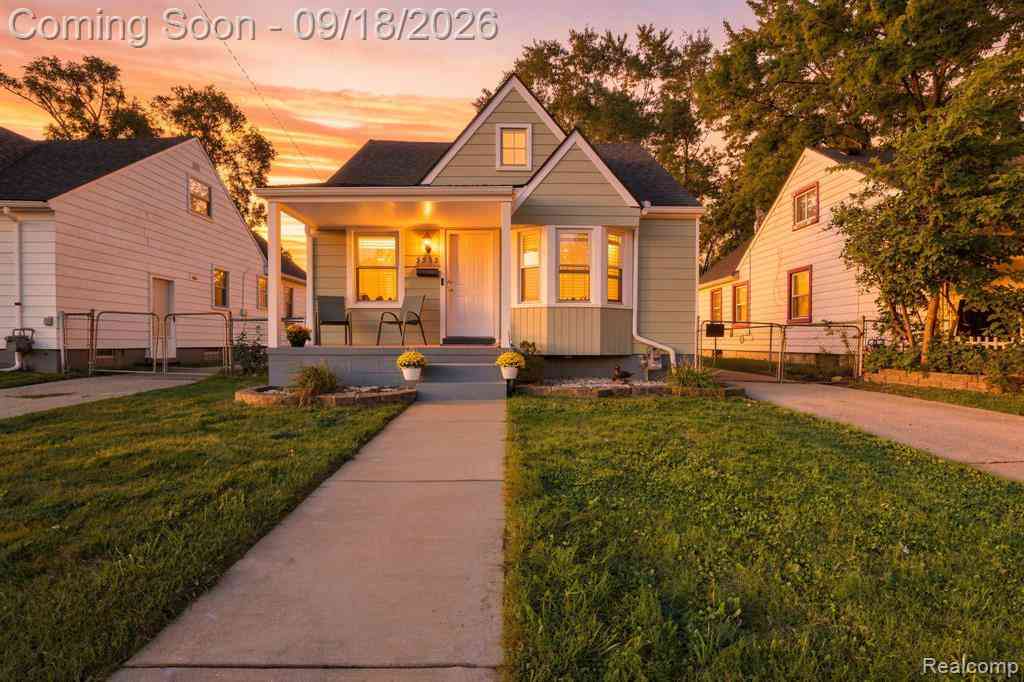 Homes For Sale - 9536 Nathaline  <br/> Redford, MI 48239