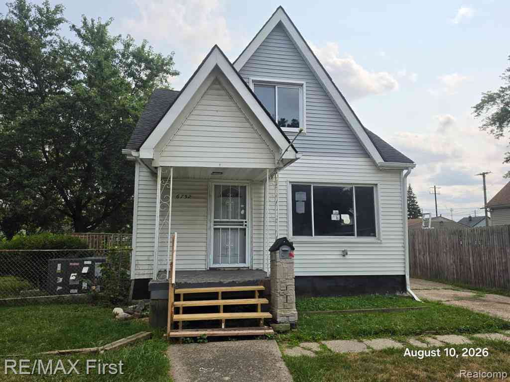 Homes For Sale - 6752 Meadow Avenue <br/> Warren, MI 48091