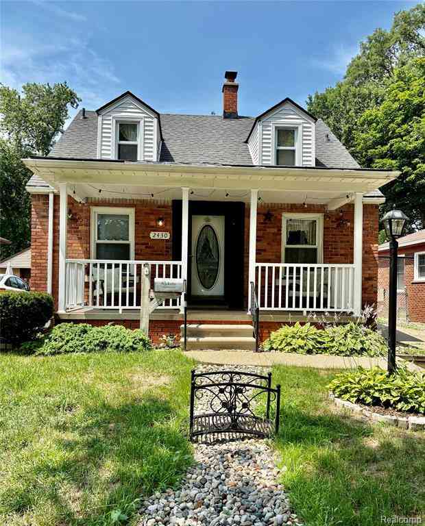 Homes For Rent - 2430 Bennett Street <br/> Dearborn, MI 48124
