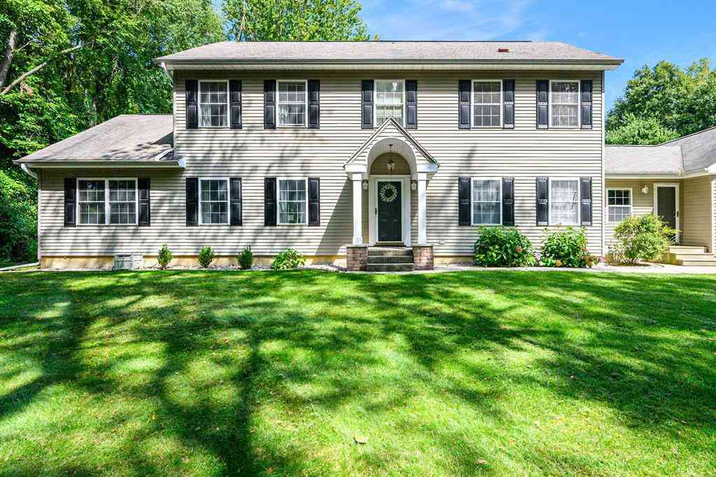 Homes For Sale - 5856 Windingwood Drive <br/> Kalamazoo, MI 49009