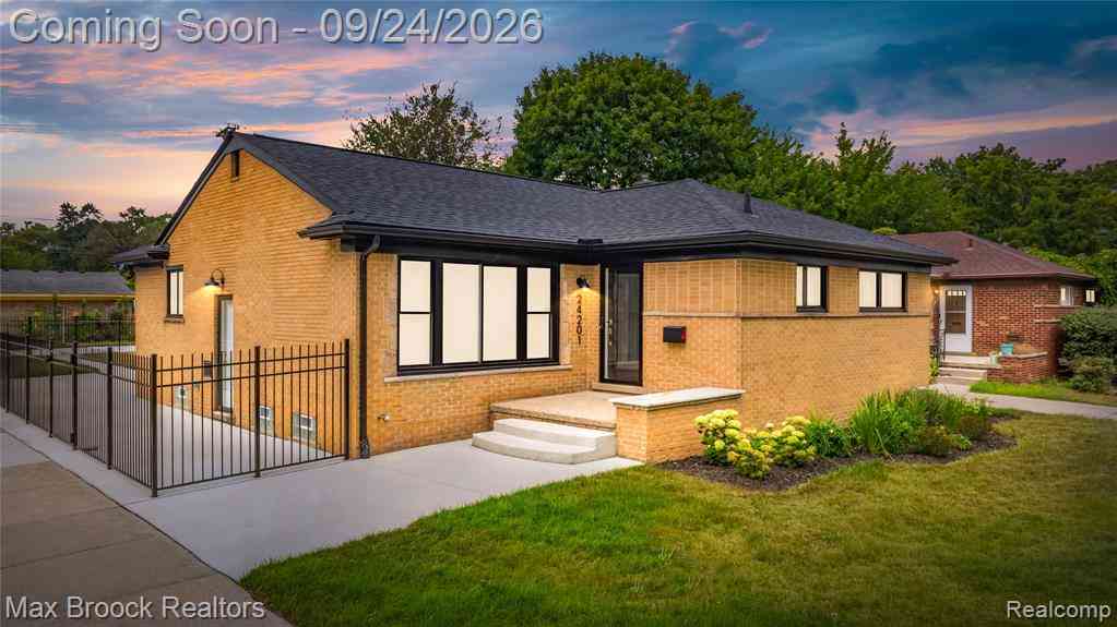 Homes For Sale - 24201 Oneida Street <br/> Oak Park, MI 48237