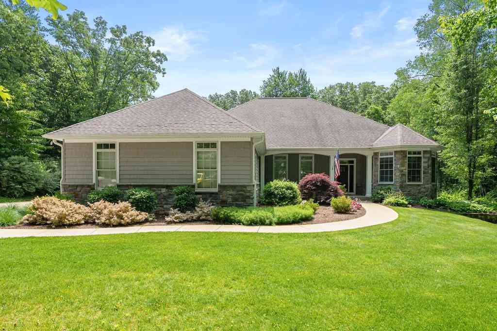 Homes For Sale - 9157 Highland View Drive <br/> Kalamazoo, MI 49009
