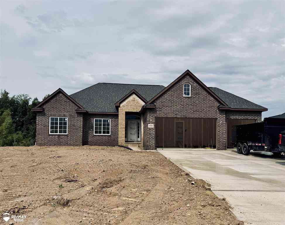 Homes For Sale - 8088 Peninsula Circle <br/> Grand Blanc, MI 48439