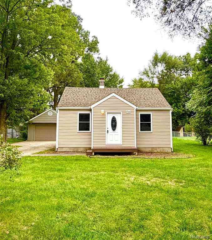 Homes For Sale - 2566 Lee Avenue <br/> Utica, MI 48317