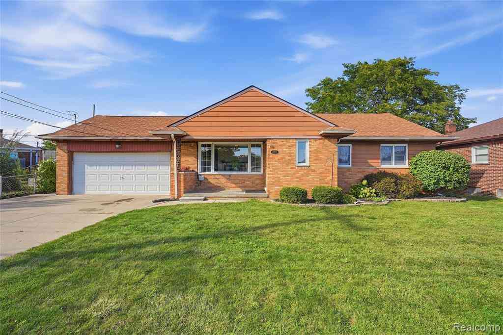 Homes For Sale - 22501 E 11 Mile Road <br/> Saint Clair Shores, MI 48081